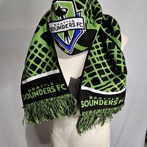 NWT Seattle Sounders Green and Black Scarf